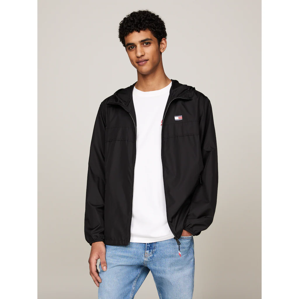 Tommy Jeans Outdoorjacke »TJM LW CHICAGO JACKET« mit Kapuze mit Logoprägung auf Raten