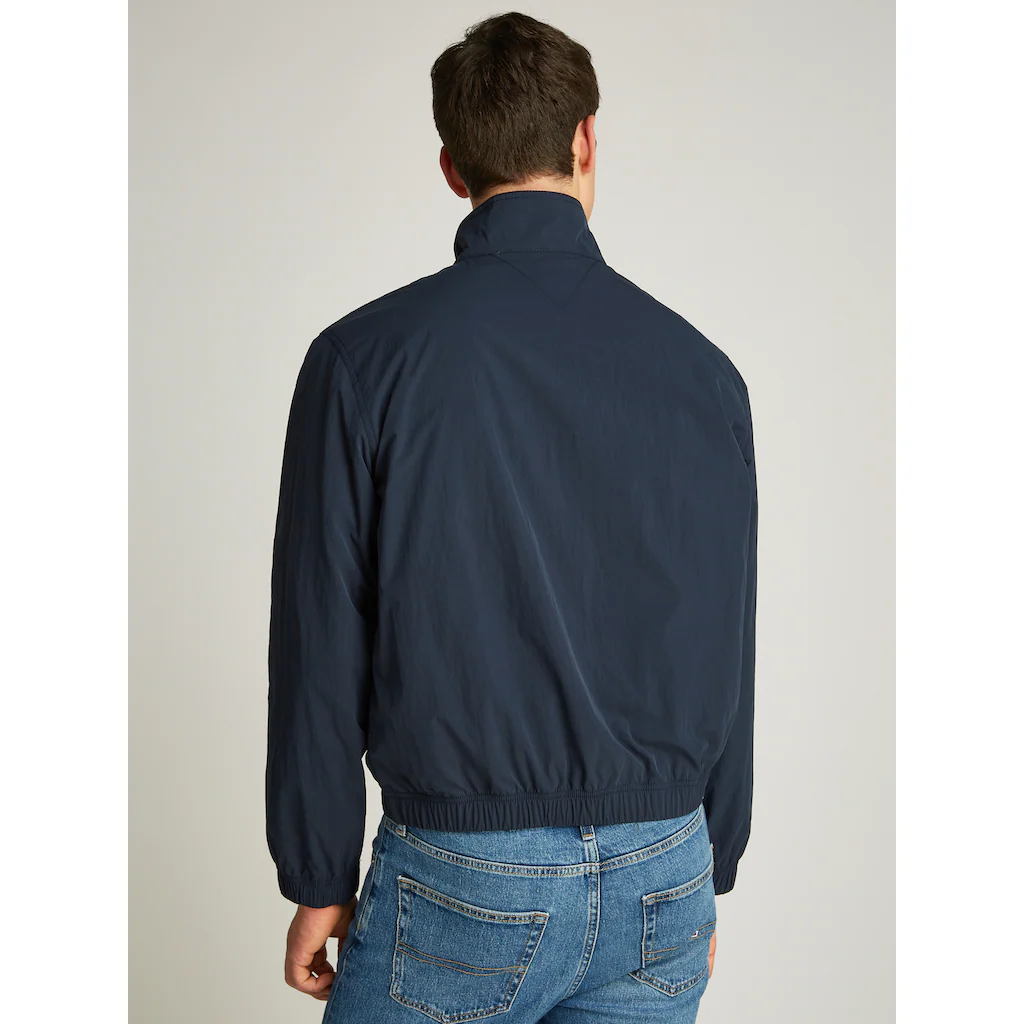 Tommy Jeans Plus Allwetterjacke »TJM ESSENTIAL JACKET EXT« In Großen Größen Logostickerei Eingriffstaschen ▷ Bestellen