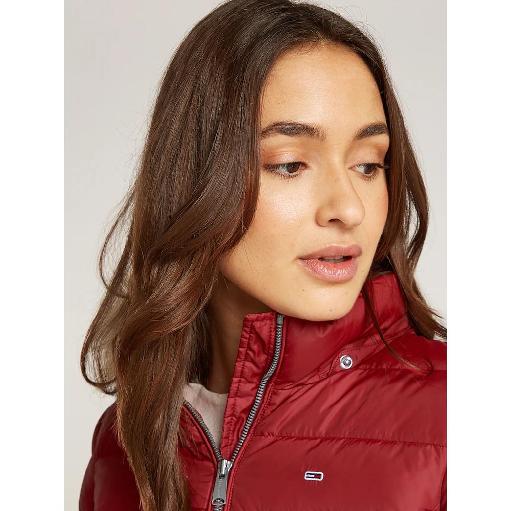 Tommy Jeans Steppjacke »TJW BASIC HOODED DOWN JACKET EXT« Mit Kapuze Mit Logostickerei