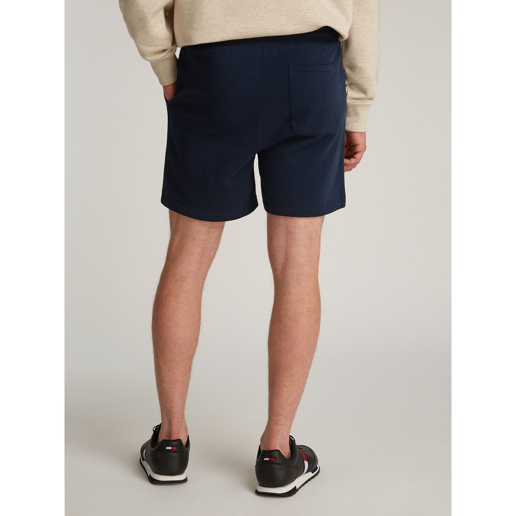 Tommy Jeans Sweatshorts »TJM REG LINEAR SHORT« Mit Logostickerei
