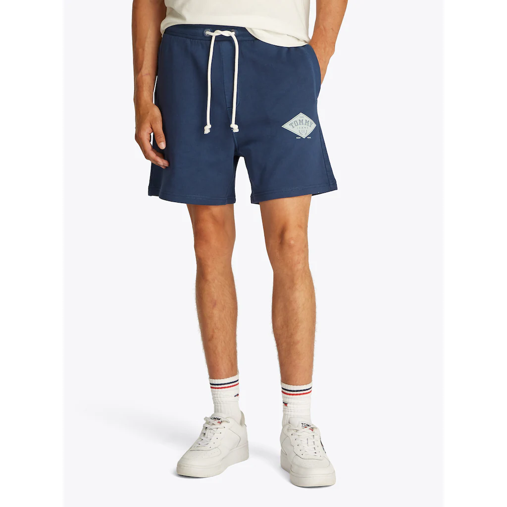 Tommy Jeans Sweatshorts »TJM REG VARSITY GRAPHICS SHORT«
