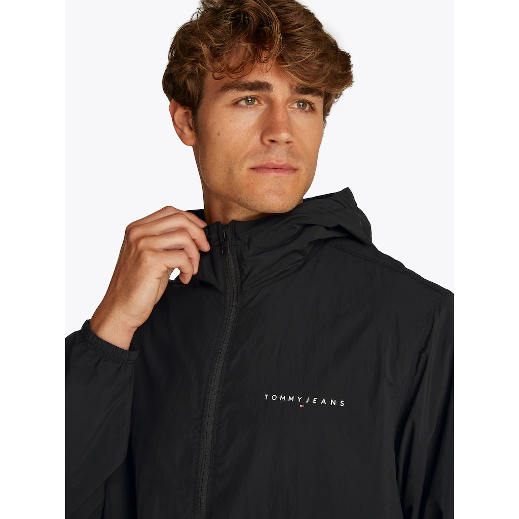 Tommy Jeans Windbreaker »TJM WINDBREAKER EXT« Mit Kapuze Mit Rundhalsausschnitt ▷ Für