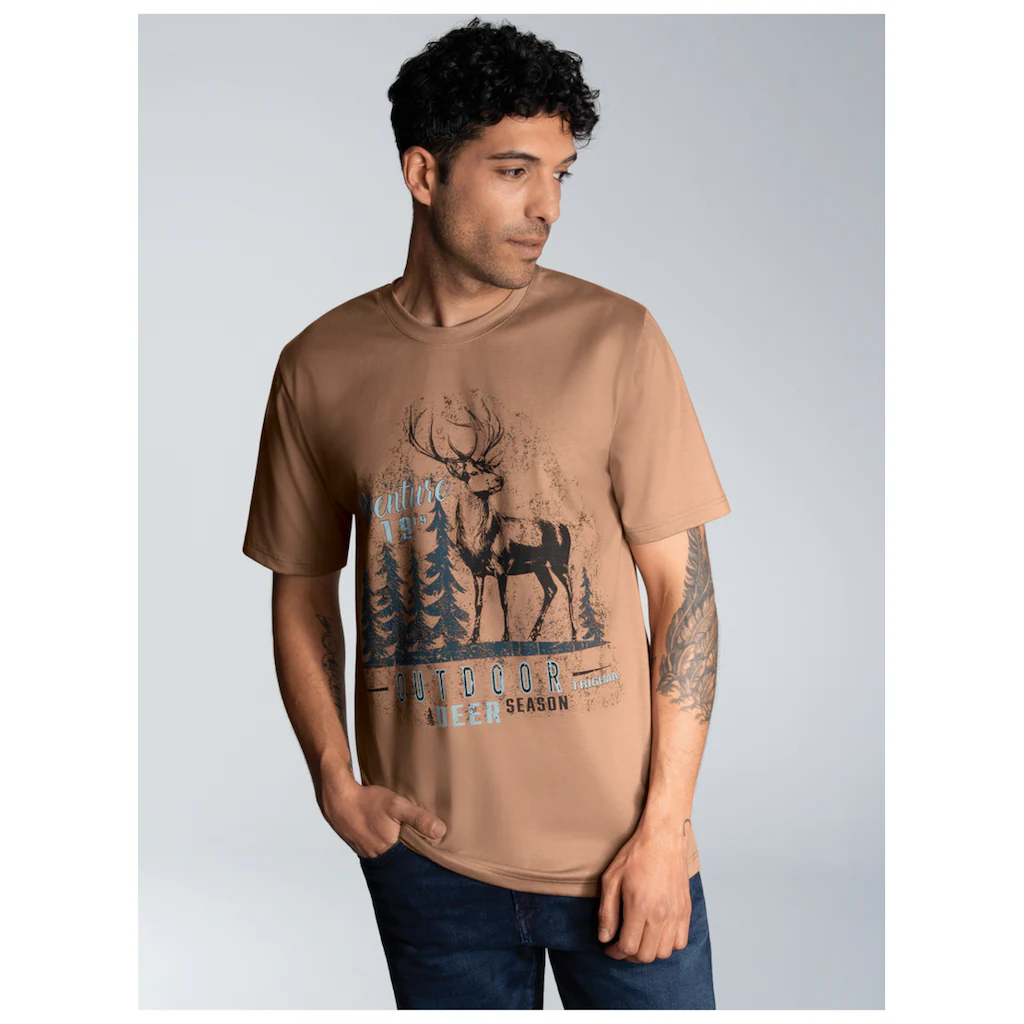Trigema T-Shirt »TRIGEMA T-Shirt mit großem Hirsch-Printmotiv« (1 tlg.)