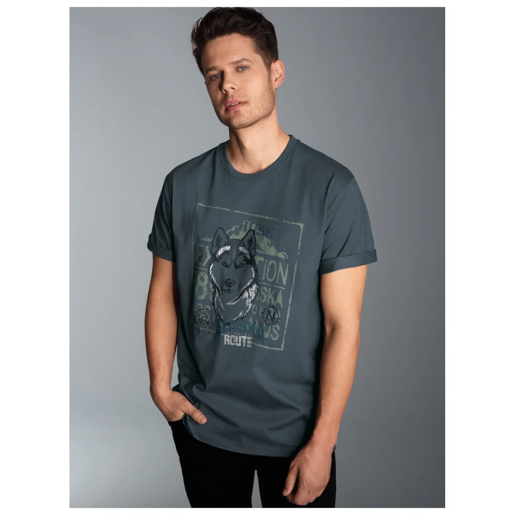 Trigema T-Shirt »TRIGEMA T-Shirt mit großem Husky-Printmotiv« (1 tlg.)