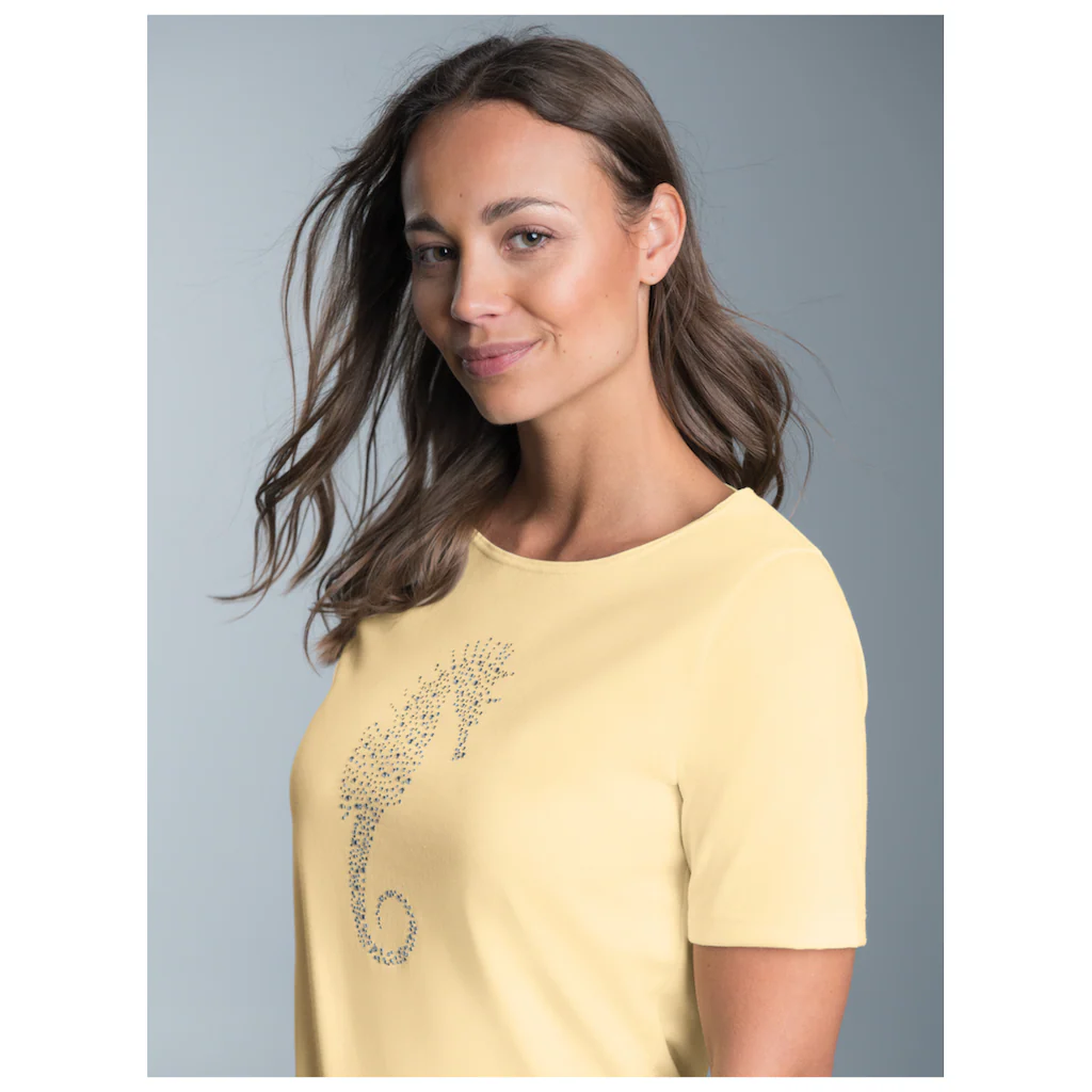 Trigema T-Shirt »TRIGEMA T-Shirt Mit Seepferdchen-Print Aus Strasssteinchen« (1 Tlg.)