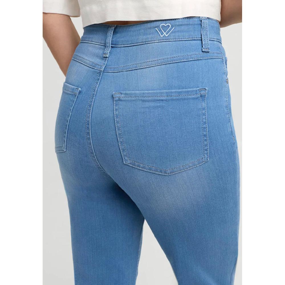 Wonderjeans Bootcut-Jeans In Hellblauer Waschung