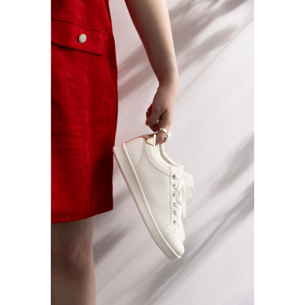 Aniston SHOES Sneaker Schnürschuh Freizeitschuh Mit Metallic-Akzent - NEUE KOLLEKTION Auf Rechnung