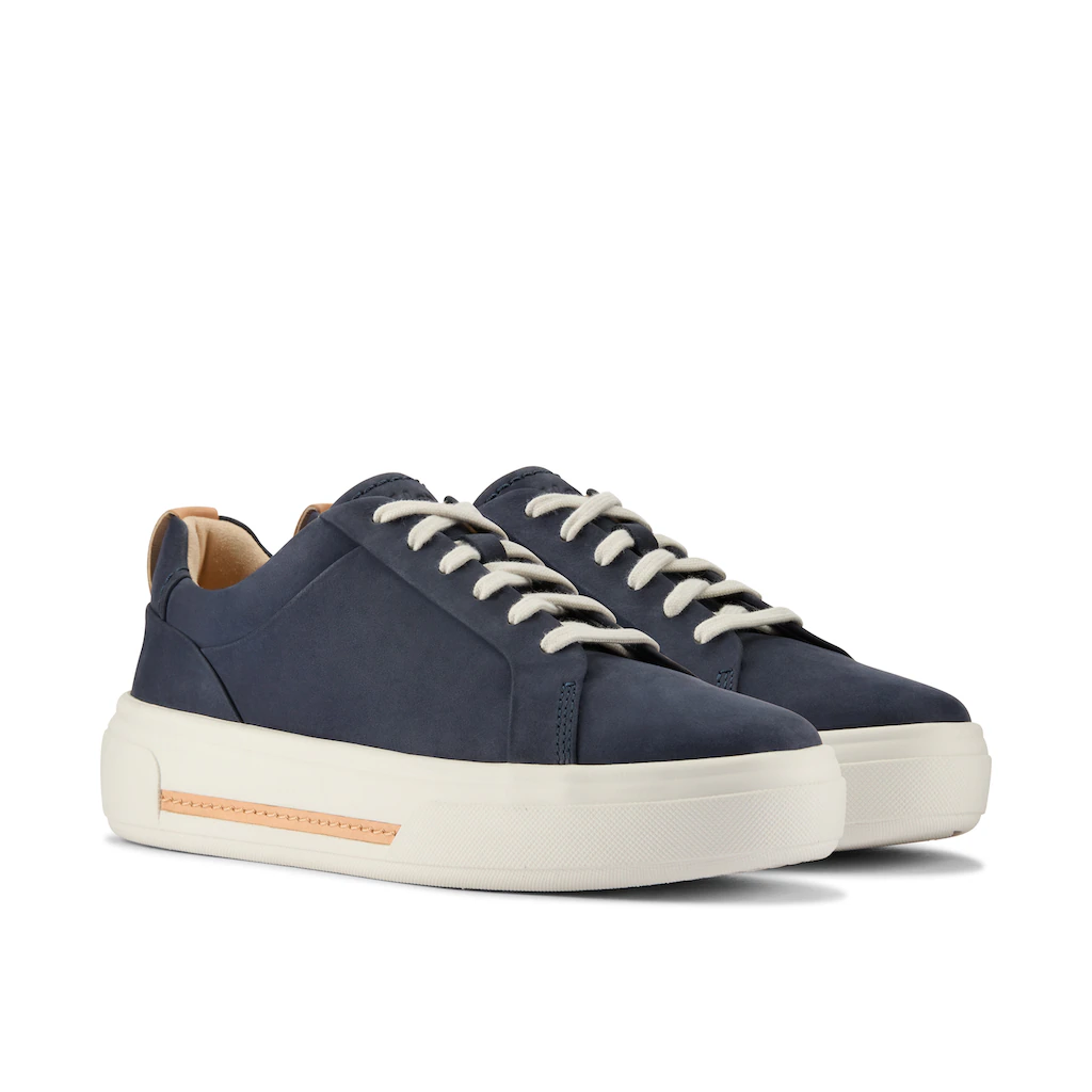 Clarks Schnürschuh »Hollyhock Walk« Plateauschuh Halbschuh Sneaker mit modischer Laufsohle