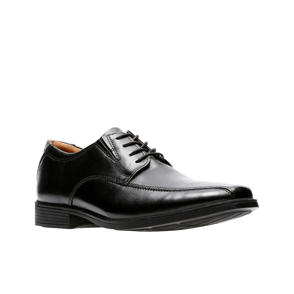 Clarks Schnürschuh »Tilden Walk« Freizeitschuh Halbschuh Schnürschuh mit modischer Ziernaht