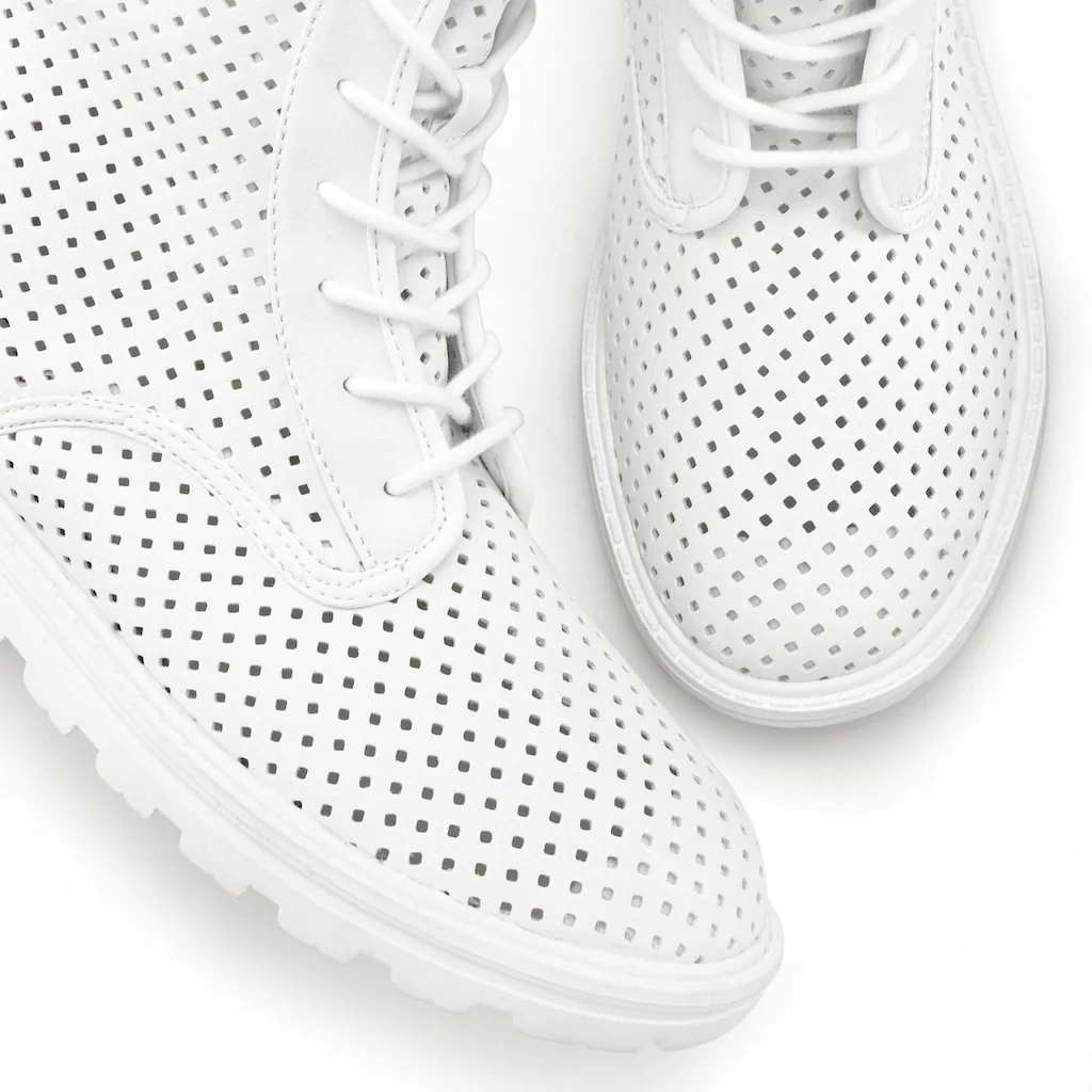 LASCANA Schnürstiefelette Stiefel Boots High-Sneaker Zum Schnüren Mit Modischen Cut-Outs Online Bestellen