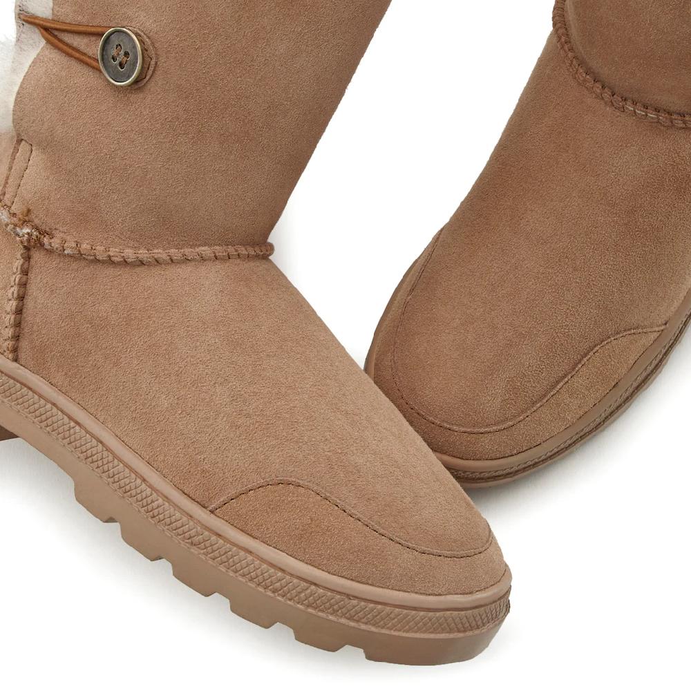 LASCANA Winterstiefel Aus Kuscheligem Lammfell Robuste Sohle Winterstiefelette Snowboots Online Kaufen