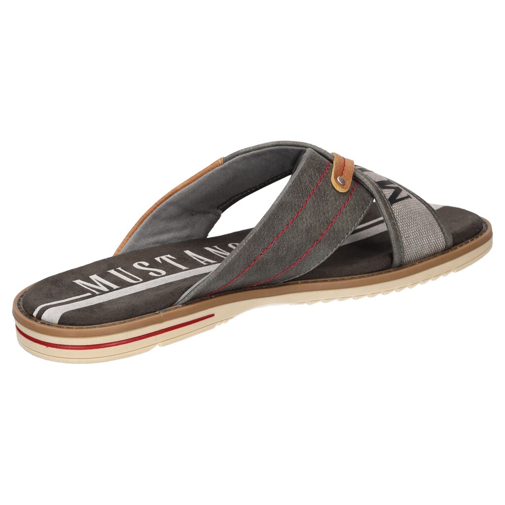 Mustang Shoes Pantolette Sommerschuh Schlappen Poolslides Mit Auffälligem Logoschriftzug Online Bestellen