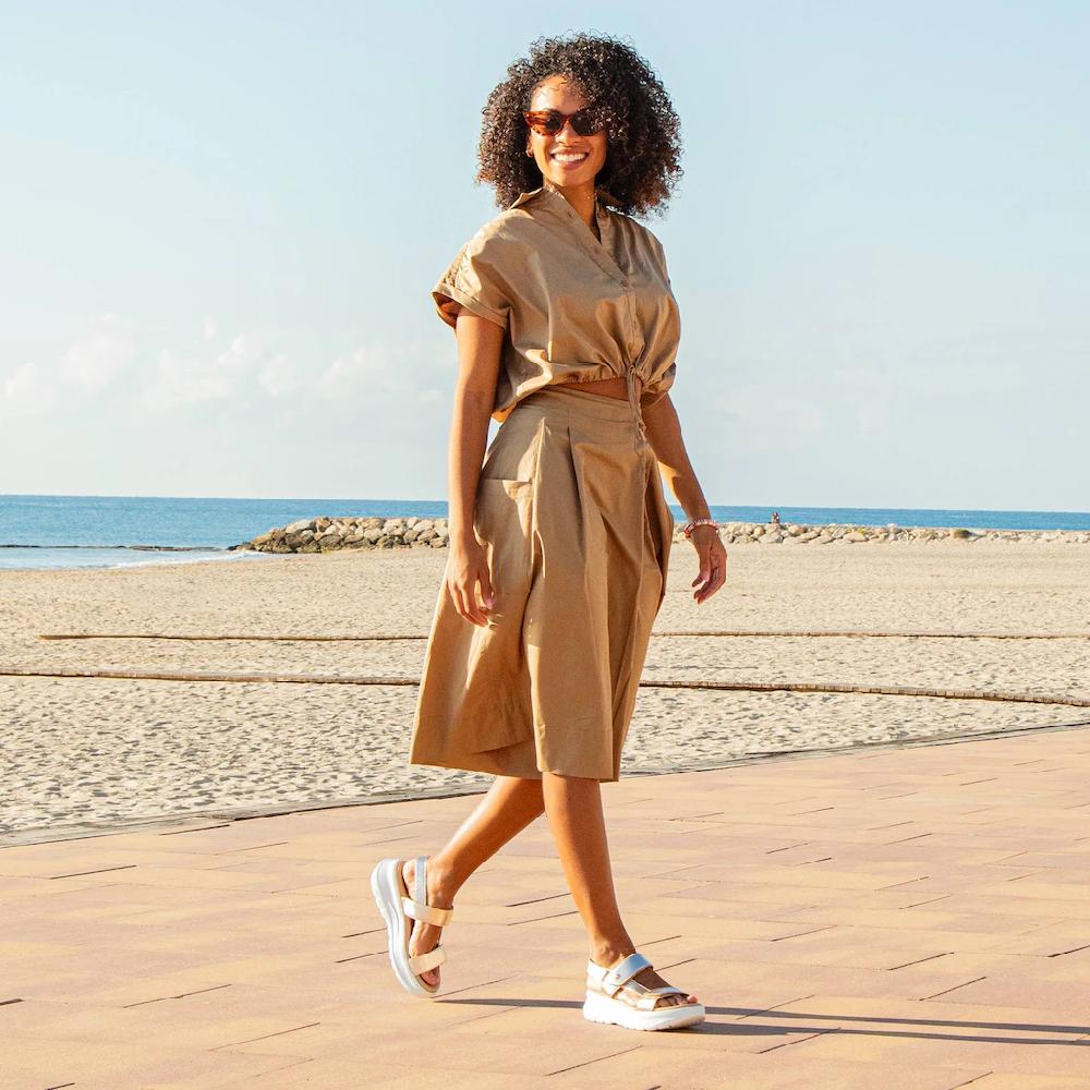 Panama Jack Plateausandale »Noor Shine« Sommerschuh Klettschuh Sandalette Mit Heller Laufsohle