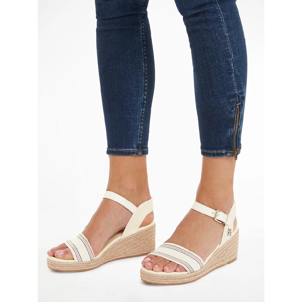 Tommy Hilfiger Keilsandalette »SHIRTING WEDGE SANDAL« Sommerschuh Sandale Keilabsatz Mit Verstellbarer Schnalle