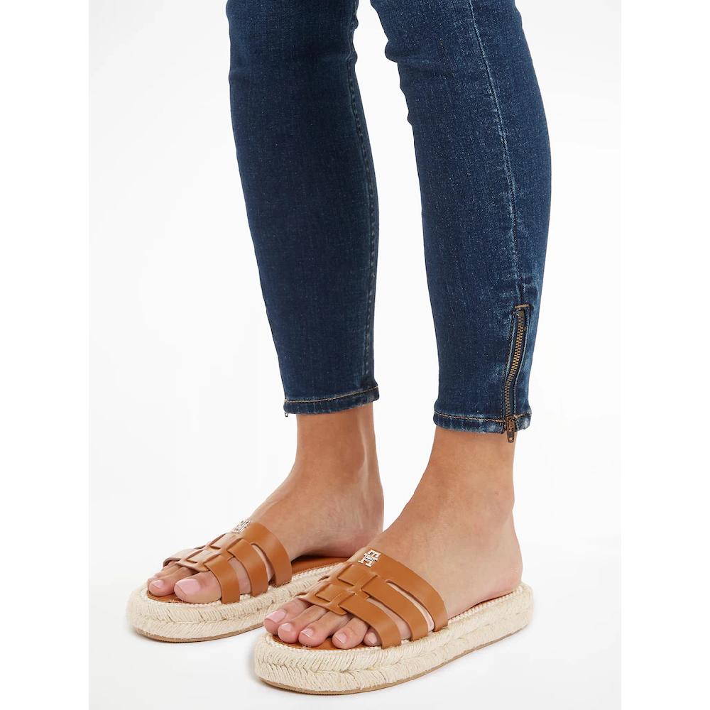 Tommy Hilfiger Pantolette »AUTHENTIC FLAT LTHR ESPADRILLE« Plateau Sommerschuh Schlappen Mit Schönen Riemchen ▷ Für