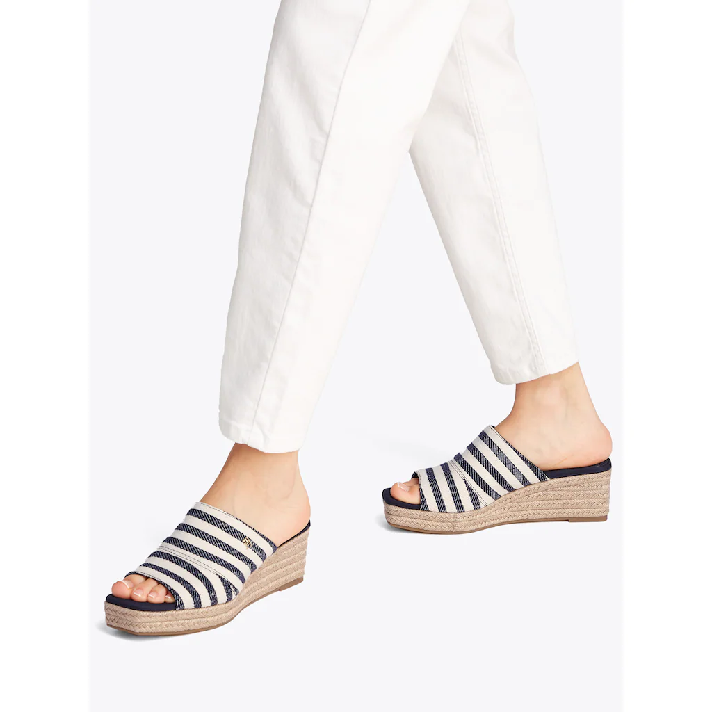 Tommy Hilfiger Pantolette »NAUTICAL STRIPES ESPADRILLE MULE« Keilabsatz Sommerschuh Im Modischen Streifen-Look