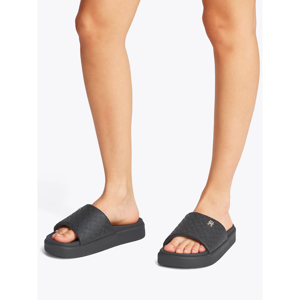 Tommy Hilfiger Pantolette »PLATFORM MONOGRAM POOLSLIDE« Plateau Sommerschuh Badeschuh Bequemschuh Mit TH-Allover-Print