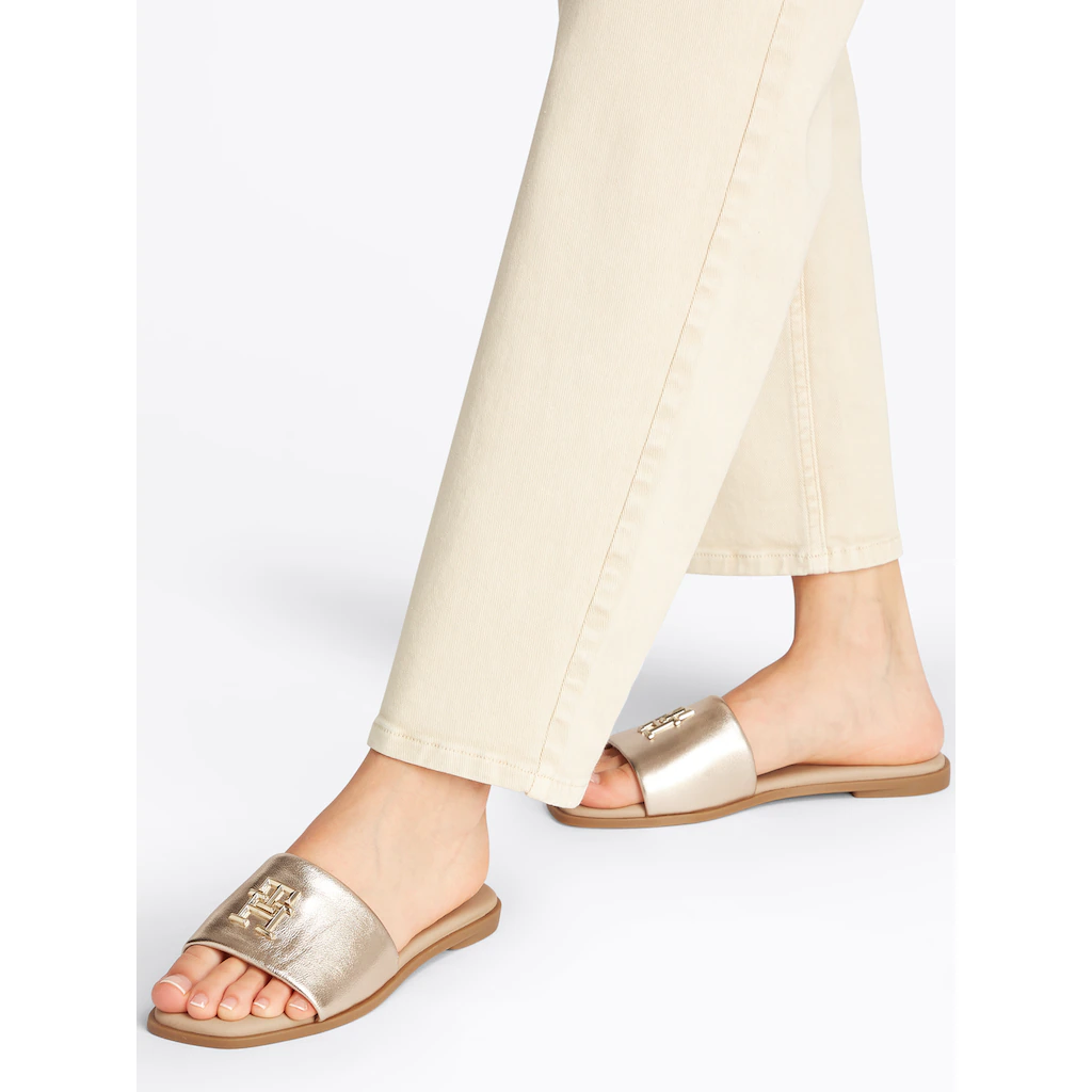 Tommy Hilfiger Pantolette »TH LOGO HW METALLIC LEATHER MULE« Sommerschuh Flats Bequemschuh Mit TH-Schmuckelement
