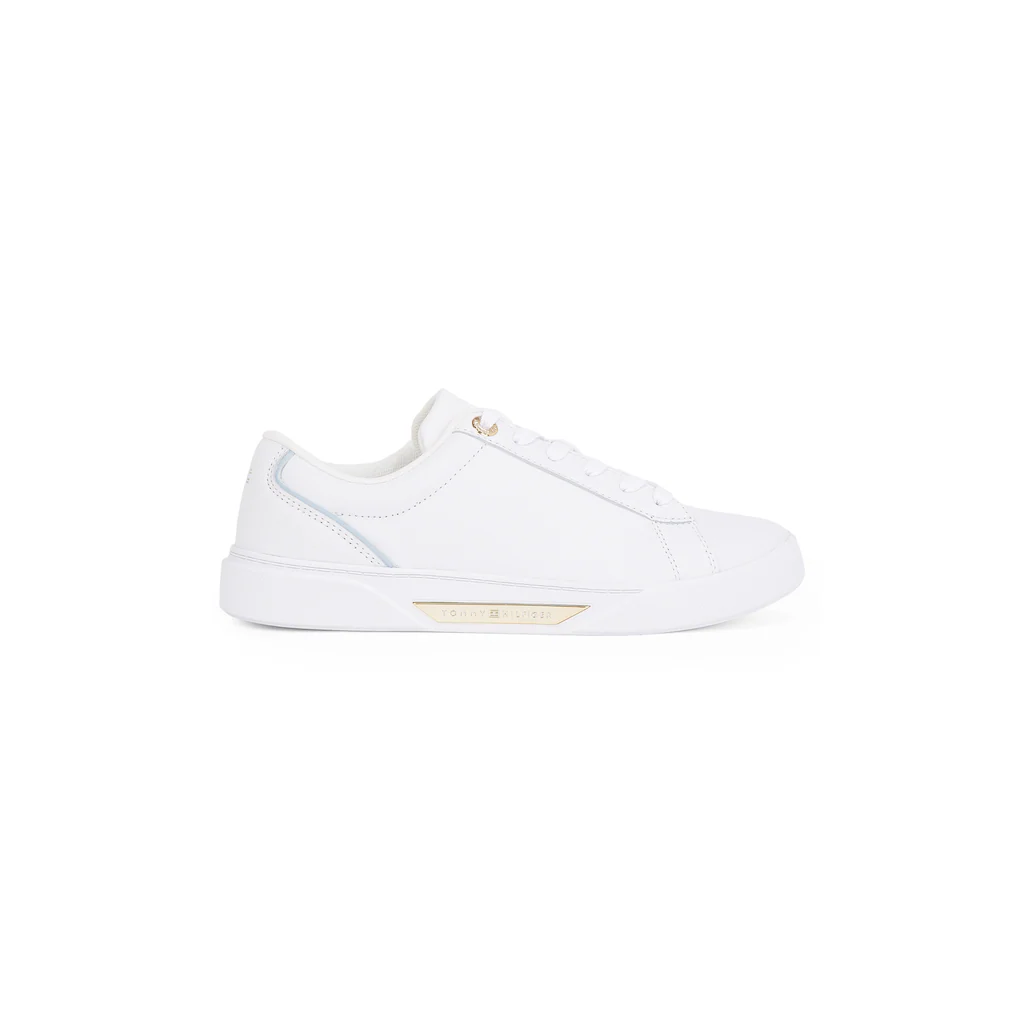 Tommy Hilfiger Plateausneaker »CHIC COURT SNEAKER« Freizeitschuh Halbschuh Schnürschuh Goldfarbenes Schmuckelement ▷ Für