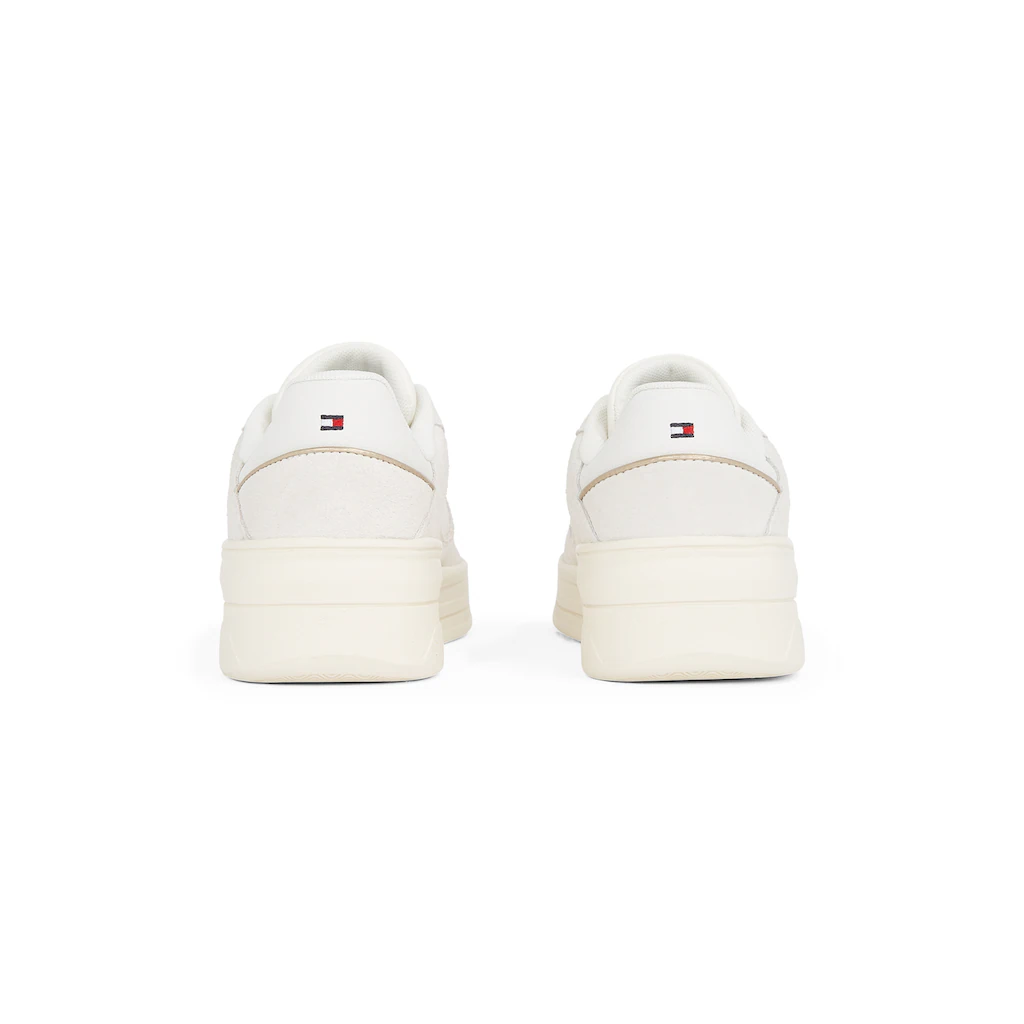 Tommy Hilfiger Plateausneaker »ESSENTIAL BASKET SNEAKER« Freizeitschuh Halbschuh Schnürer Mit Logoflaggen-Emblem