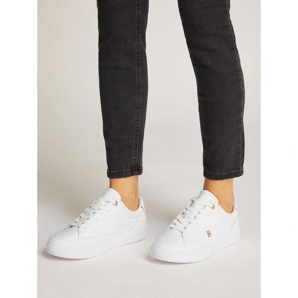 Tommy Hilfiger Plateausneaker »ESSENTIAL CHIC COURT SNEAKER« Freizeitschuh Schnürschuh Halbschuh Mit TH-Schmuckelement Online Kaufen