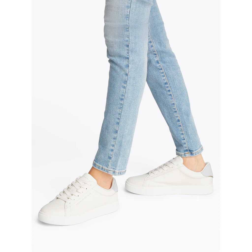 Tommy Hilfiger Plateausneaker »ESSENTIAL COURT SNEAKER« Freizeitschuh Halbschuh Schnürschuh Mit Logoschriftzug Online Bestellen