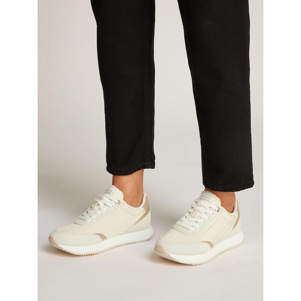 Tommy Hilfiger Plateausneaker »ESSENTIAL RUNNER« Freizeitschuh Halbschuh Schnürschuh Mit Kontrastbesätzen Online Bestellen