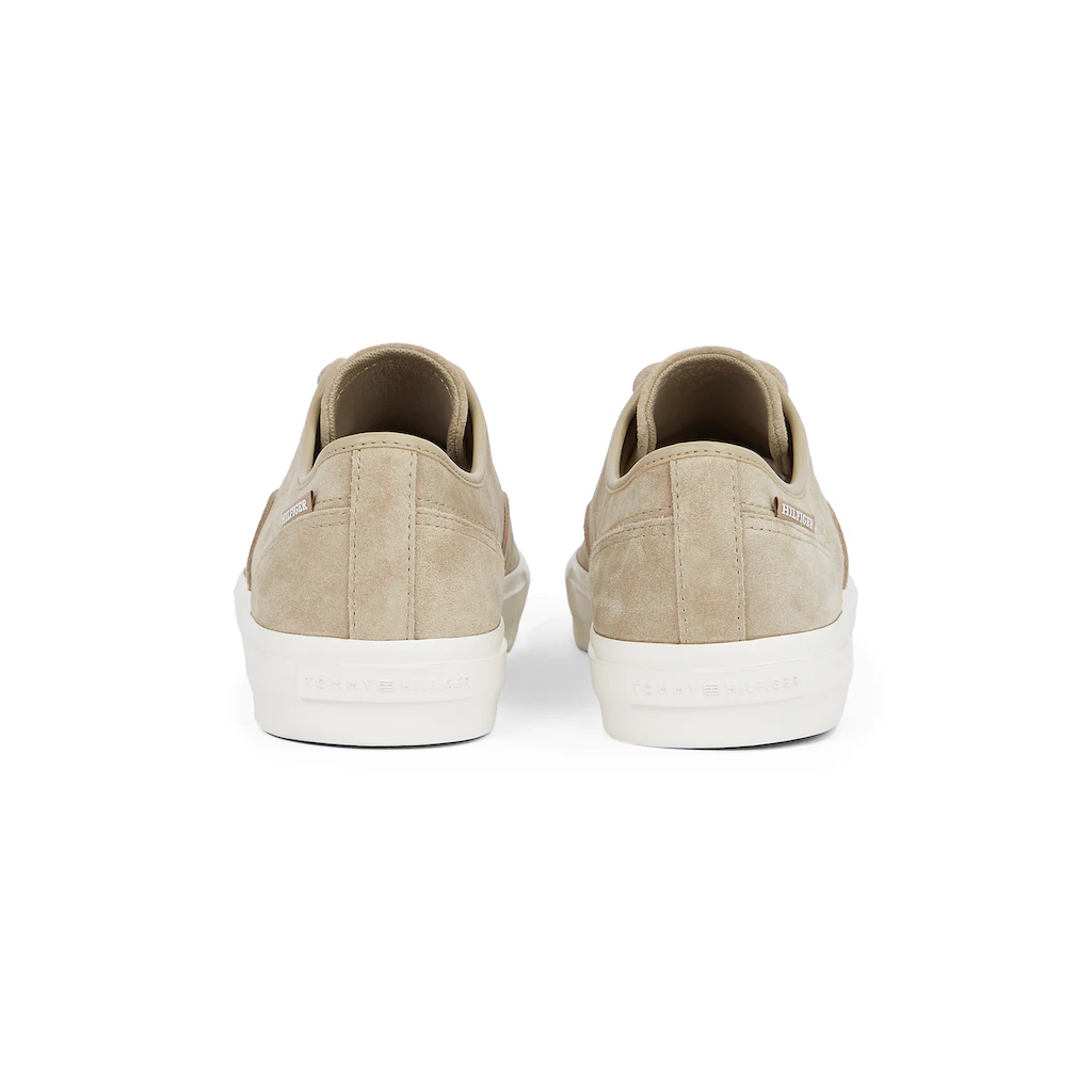 Tommy Hilfiger Plateausneaker »TH HI VULC LOW OXFORD SUEDE« Freizeitschuh Halbschuh Schnürschuh Mit Label An Der Ferse