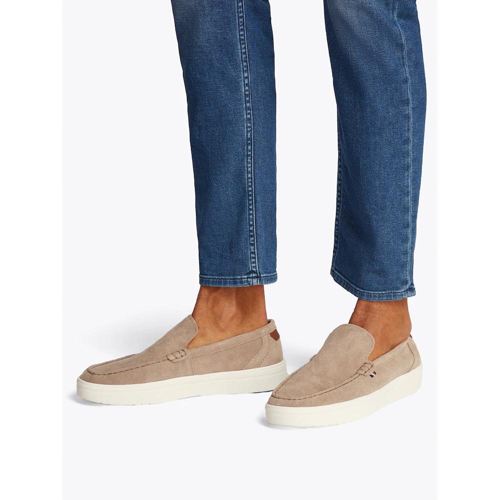 Tommy Hilfiger Slipper »MODERN LIGHT HYBRID SUEDE LOAFER« Plateau Schlupfschuh Freizeitschuh Halbschuh Mit Label Online Bestellen