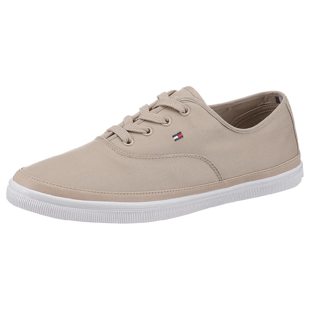 Tommy Hilfiger Sneaker »ESSENTIAL KESHA LACE SNEAKER« gestickter Logoflagge E-Weite Freizeitschuh Halbschuh Schnürschuh kaufen