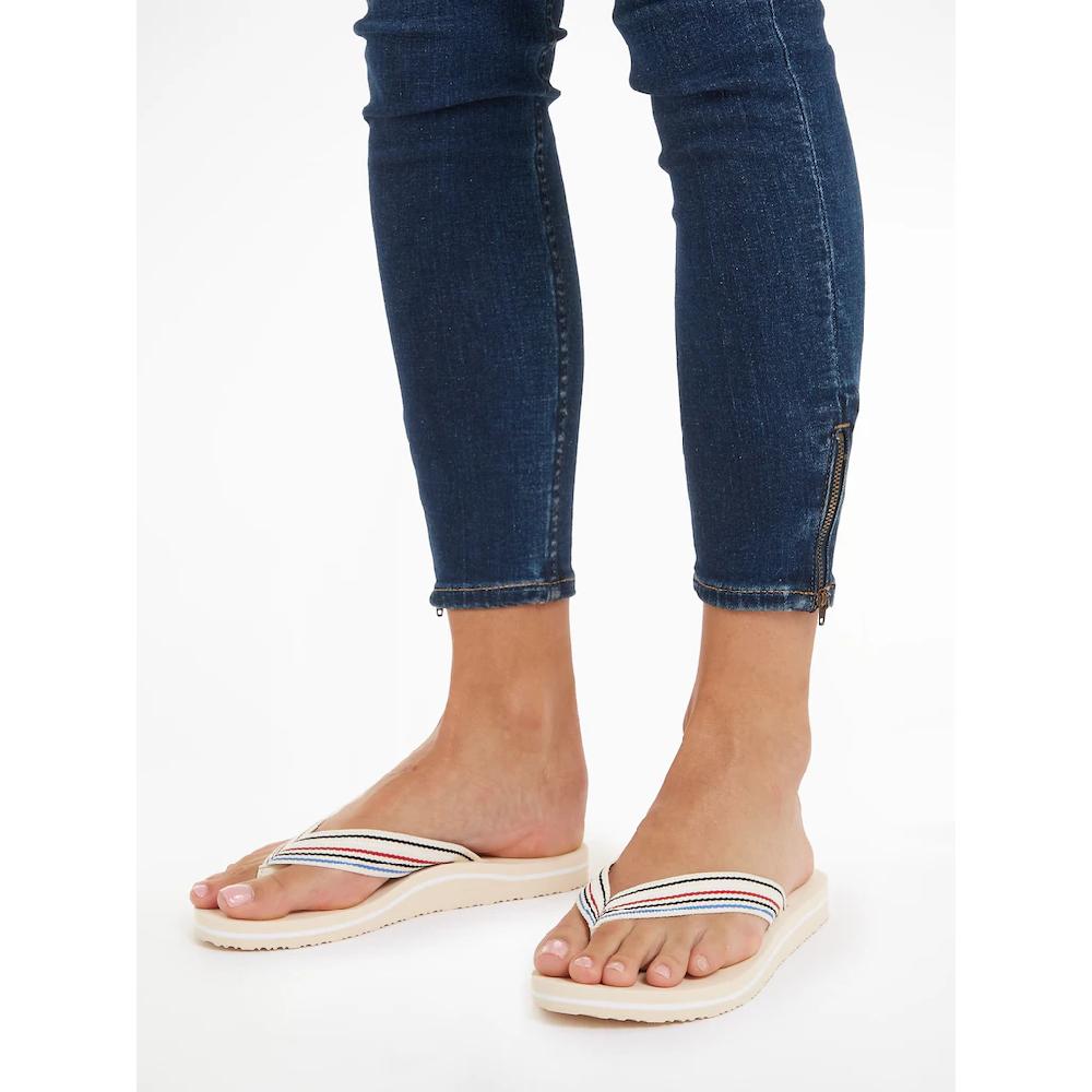 Tommy Hilfiger Zehentrenner »TH STRIPES BEACH SANDAL« Sommerschuh Schlappen Poolsildes Mit Bunten Streifen