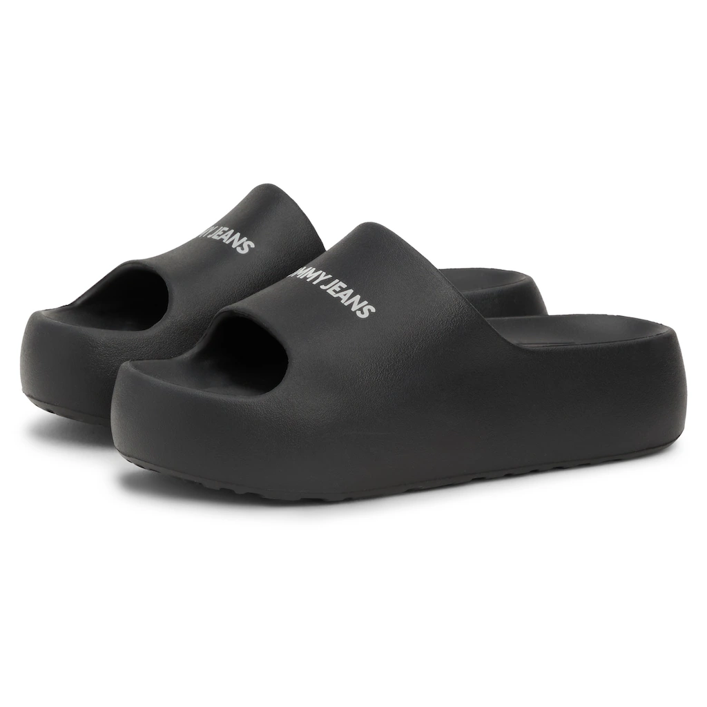 Tommy Jeans Pantolette »TJW CHUNKY FLATFORM SLIDE« Sommerschuh Schlappen Poolslide Mit Logoschriftzug Auf Der Bandage