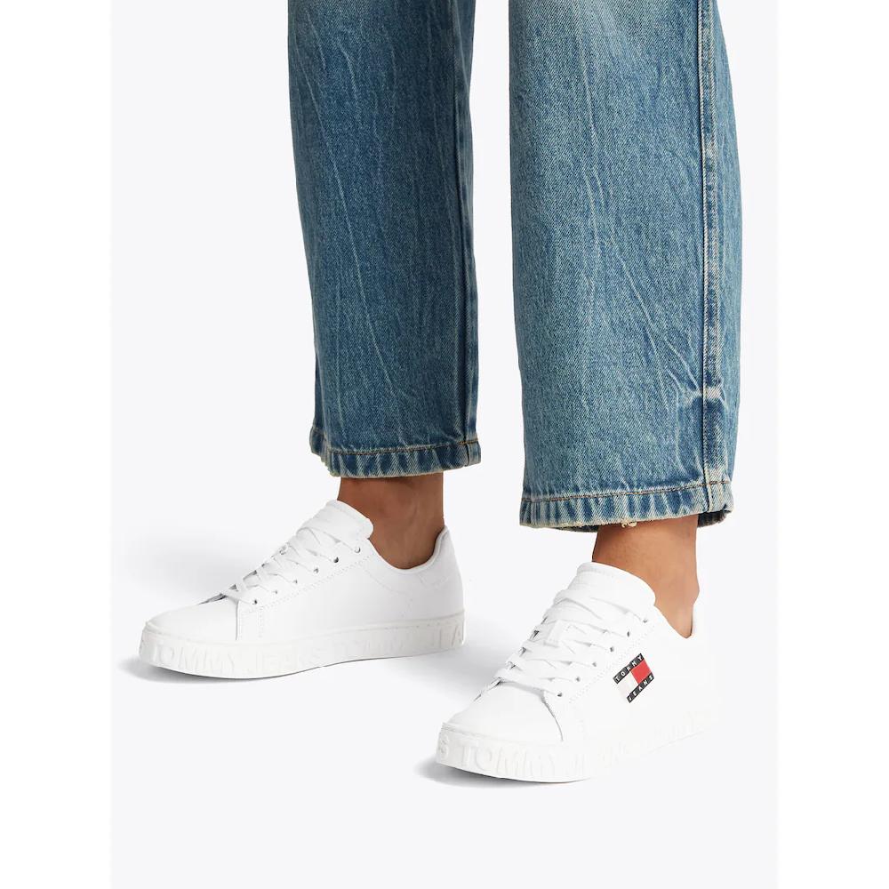 Tommy Jeans Plateausneaker »TJW LOGO OUTSOLE SNEAKER ESS« Freizeitschuh Halbschuh Schnürschuh Mit Seitlicher Logoflagge Kaufen