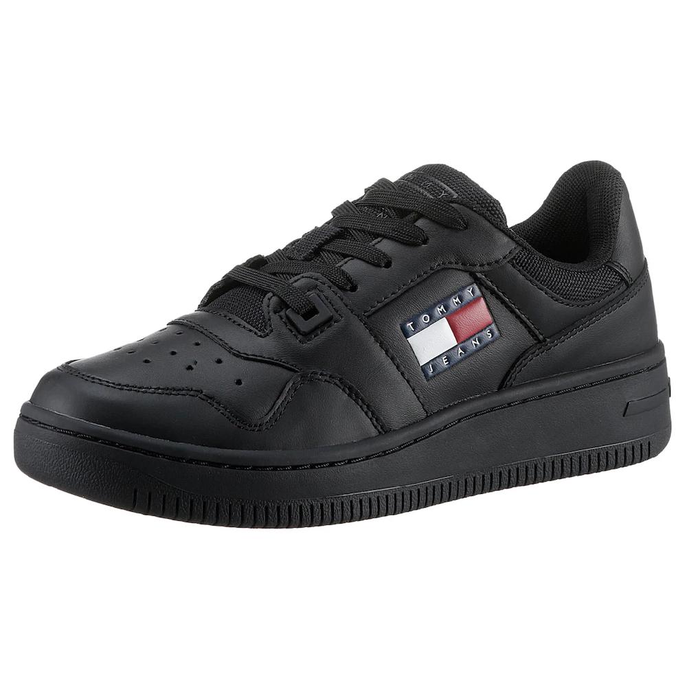 Tommy Jeans Plateausneaker »TJW RETRO BASKET ESS« Freizeitschuh Halbschuh Schnürschuh mit seitlicher Logoflagge online bestellen