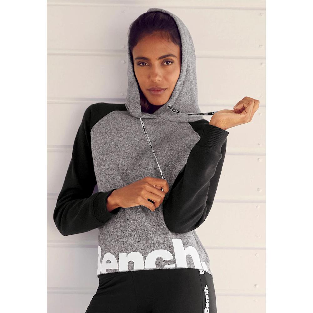 Bench. Loungewear Kapuzensweatshirt mit farblich abgesetzten Ärmeln und Logodruck Loungeanzug Hoodie