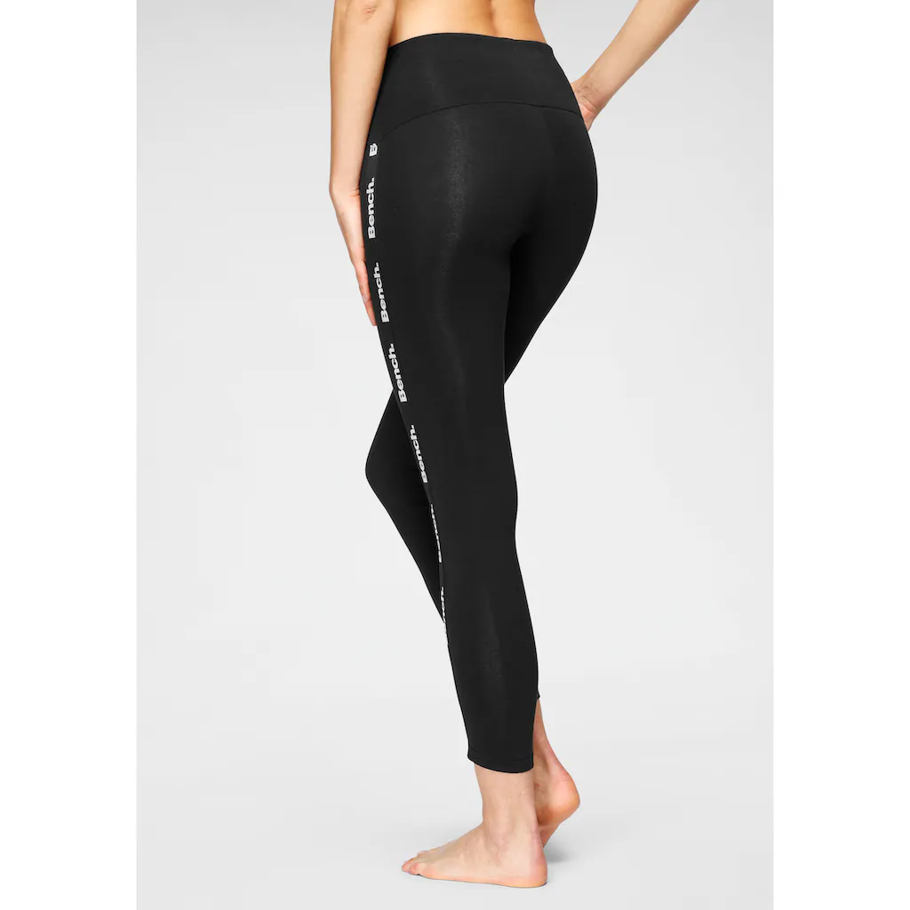 Bench. Loungewear Leggings Mit Bedruckten Tapestreifen
