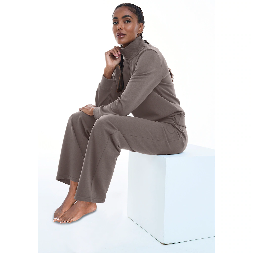 Bench. Loungewear Loungehose Relaxhose Mit Logostickerei Und Eingrifftaschen Loungewear