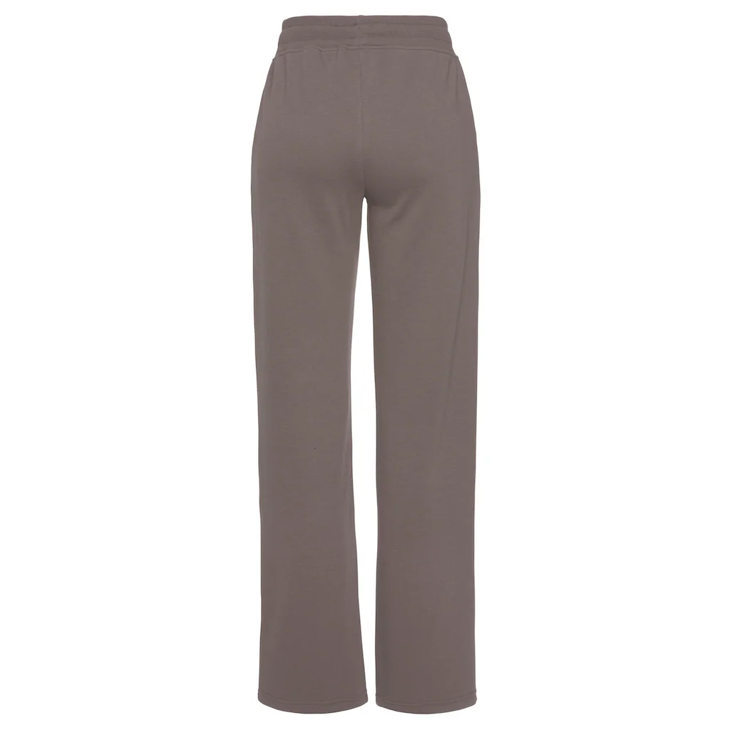 Bench. Loungewear Loungehose Relaxhose Mit Logostickerei Und Eingrifftaschen Loungewear