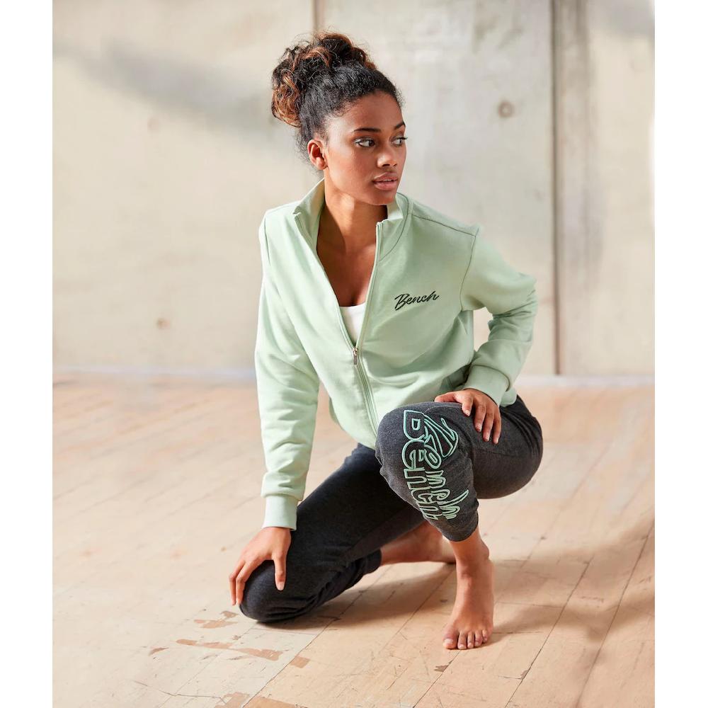 Bench. Sweatjacke Mit Zwei Logo Stickereien Loungeanzug