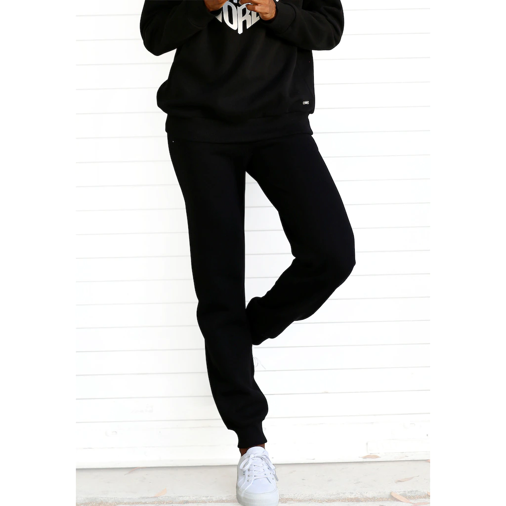 Buffalo Relaxhose in legerer Form mit Seitentaschen Loungeanzug