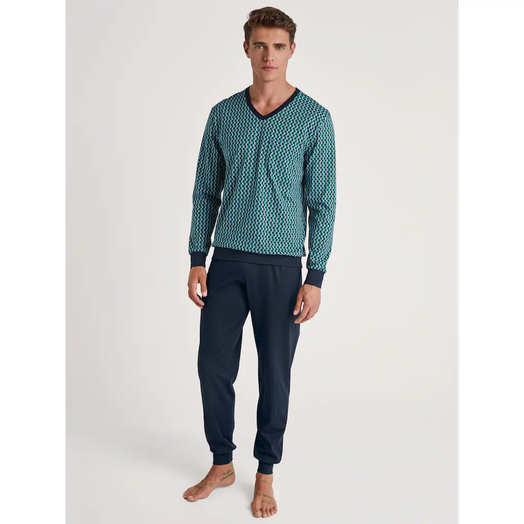 CALIDA Schlafanzug »RELAX IMPRINT« (2 tlg.) Gemustertes Oberteil mit V-Ausschnitt kaufen
