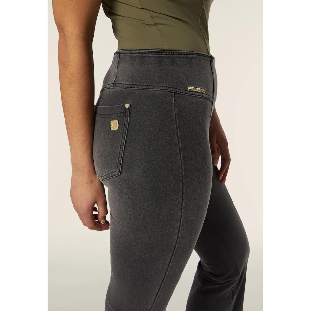 Freddy Leggings »NOW FLARE YOGA« Mit Lifting & Shaping Effekt