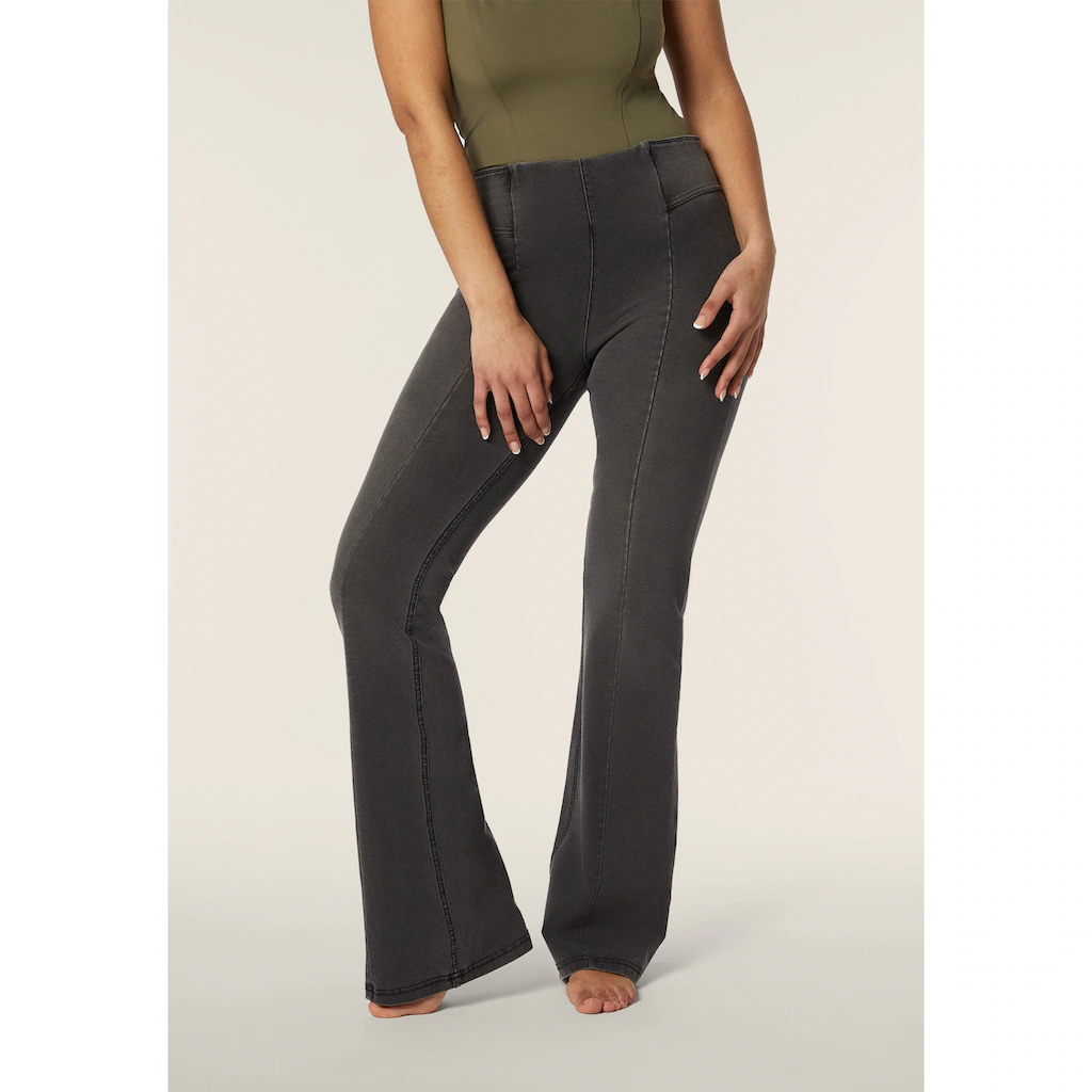 Freddy Leggings »NOW FLARE YOGA« mit Lifting & Shaping Effekt