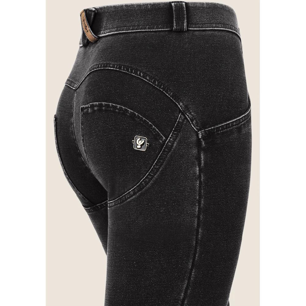 Freddy Leggings »WRUP MINI-FLARE REGULAR« mit Lifting & Shaping Effekt