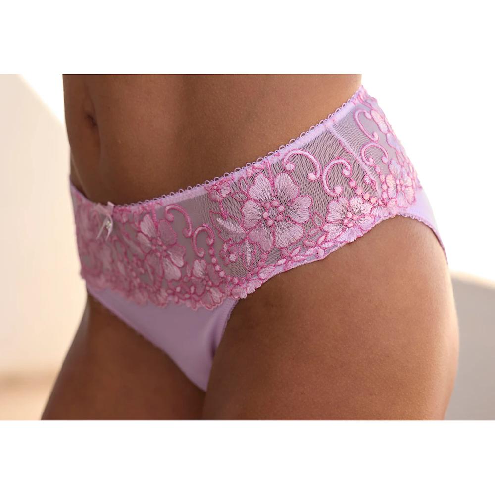 LASCANA Bikinislip »Wanda« Mit Stickerei Spitze In Floraler Optik Online Kaufen