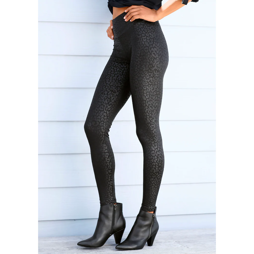LASCANA Leggings mit Leo-Muster