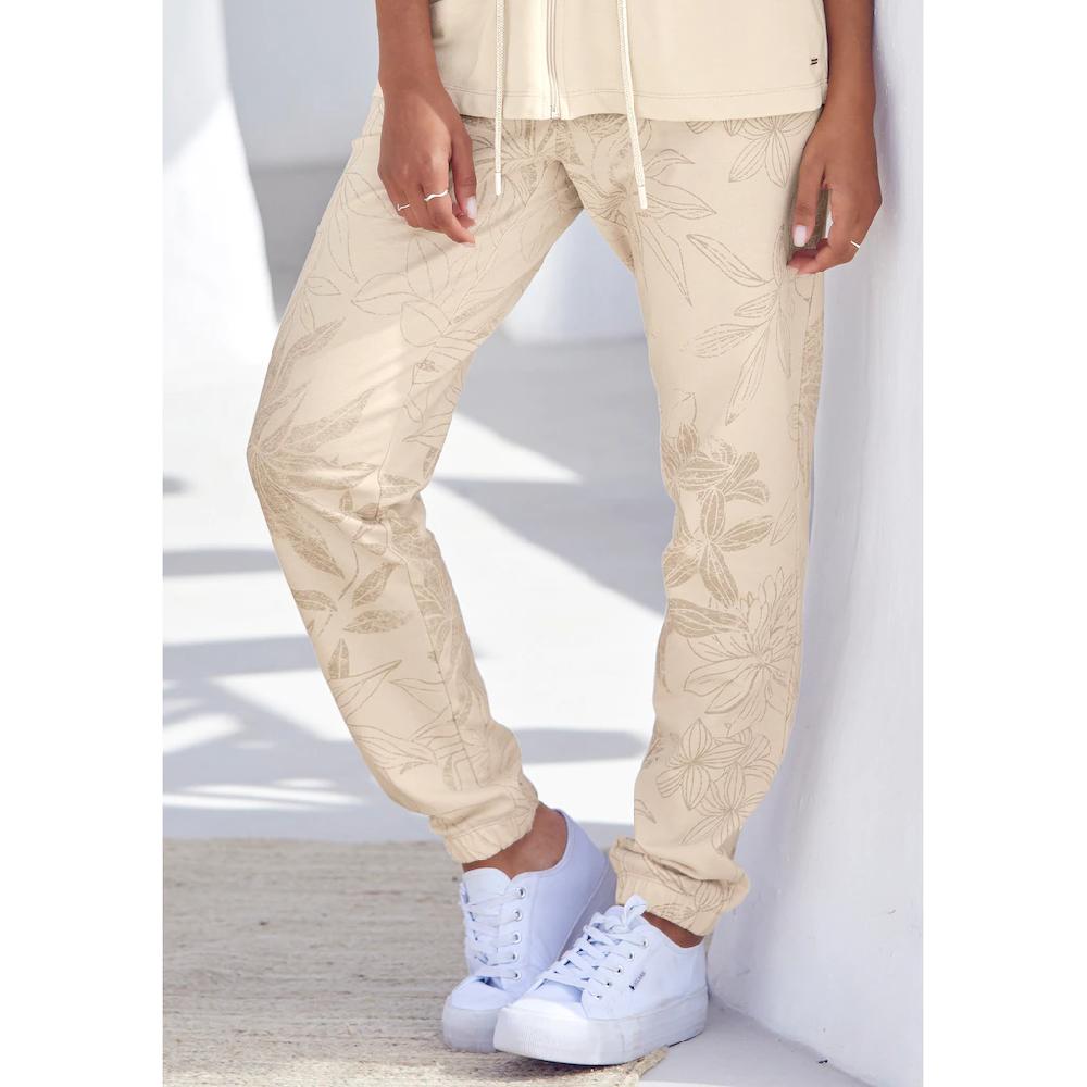 LASCANA Loungehose mit floralem Alloverdruck Loungeanzug