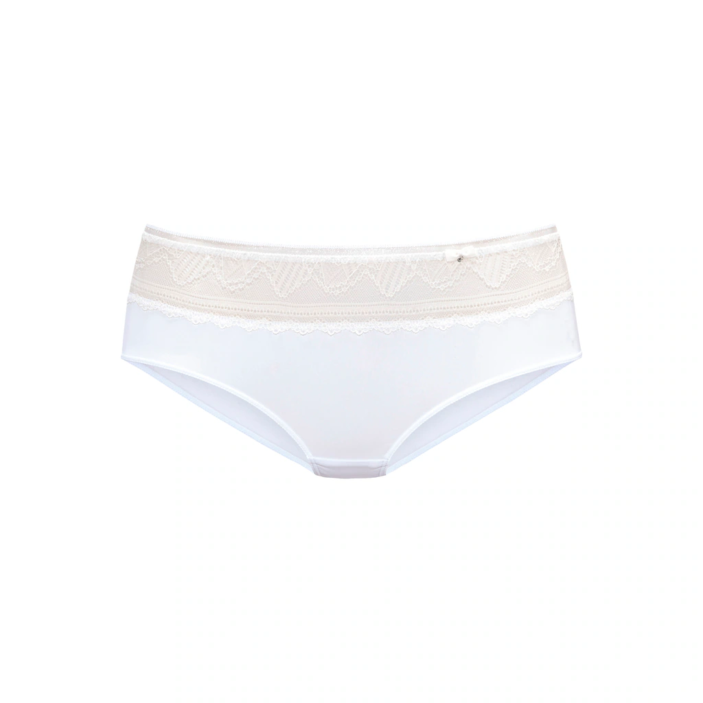 LASCANA Panty »Tiziana« Mit Spitze Anteilig Aus Recyceltem Polyamid