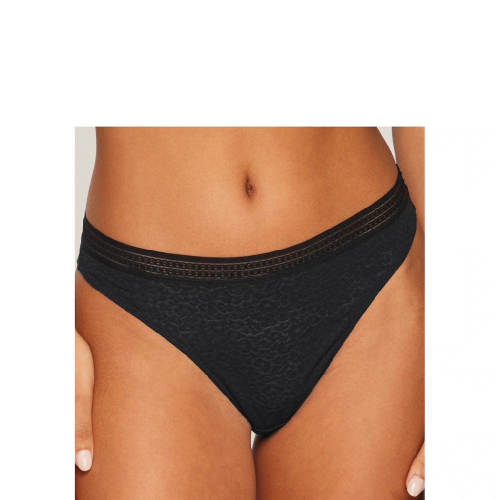 LASCANA String »Freya« aus Spitze in Leo-Optik mit modischem Bund sexy Dessous