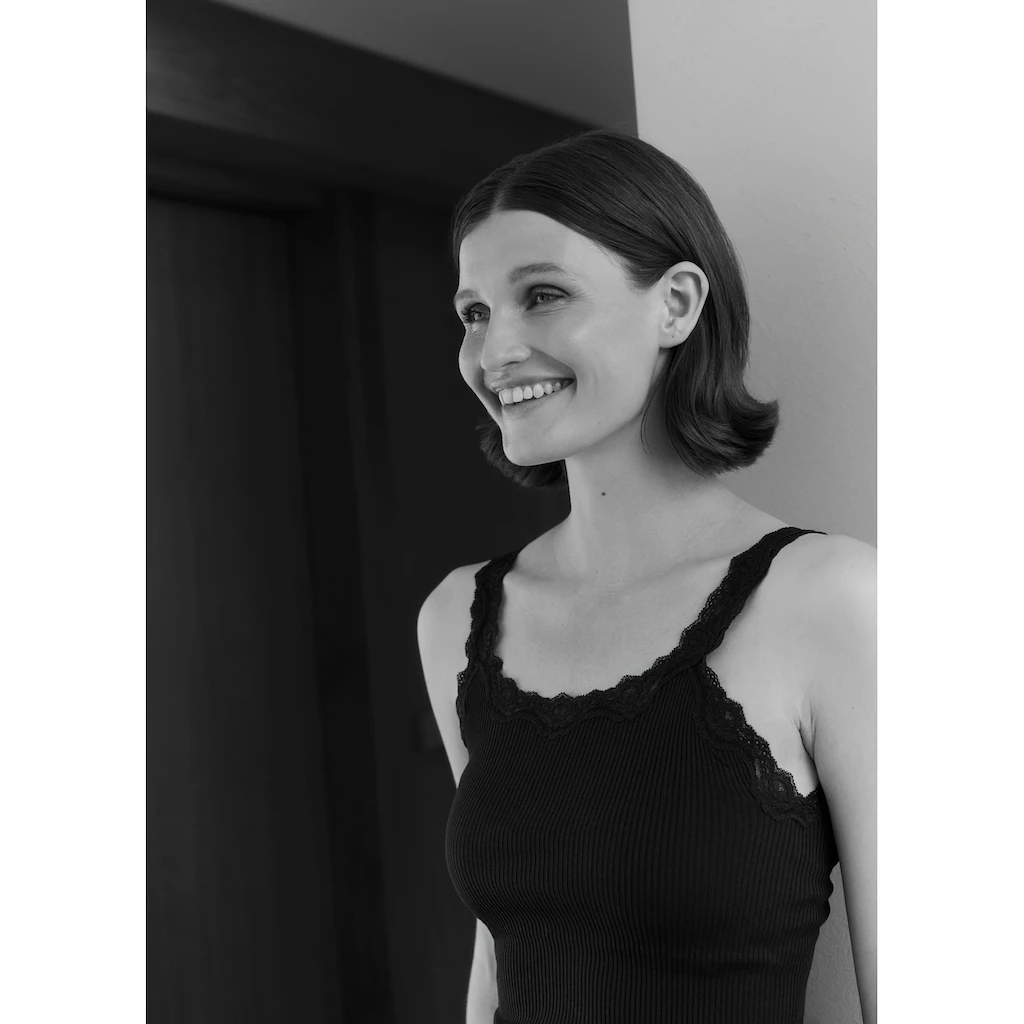 Rosemunde Tanktop »Babette Silk Top« Wunderschöner Umgedrehter Vintage-Spitzenbesatz ▷ Für